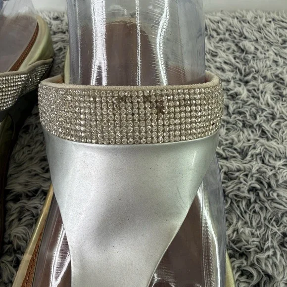 Fit Flops Beaded Slip On Flip Flops Silver Gold Women's Size 8 (EU 39, UK 6) - Picture 6 of 11